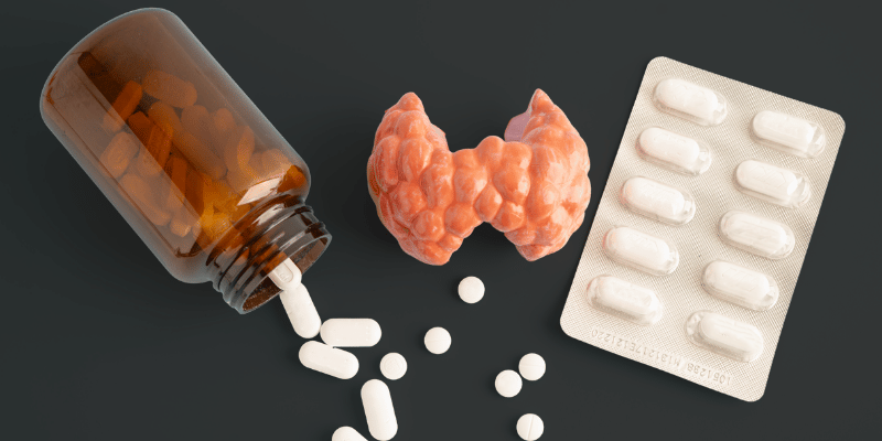 Foods and nutrients that support thyroid function, such as selenium, zinc, iodine, and vitamin D