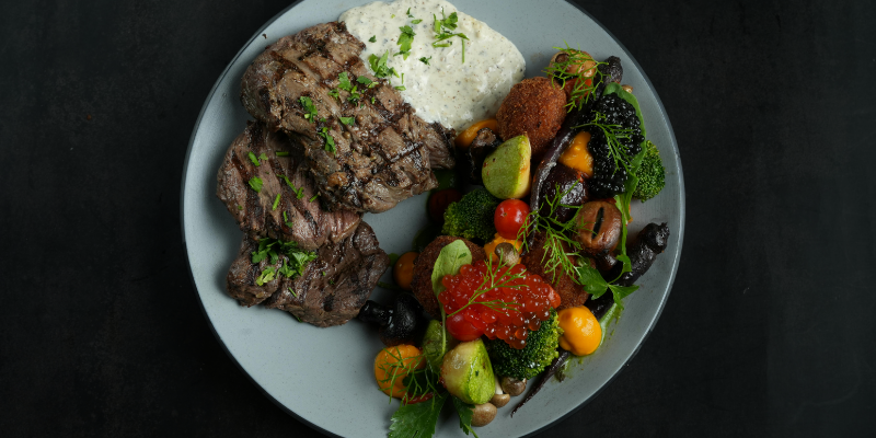 Balanced protein-focused meal supporting sustainable fat loss, recovery, and metabolism for adults over 40