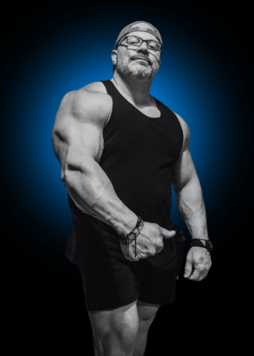 personal trainer offering fitness coaching over 40